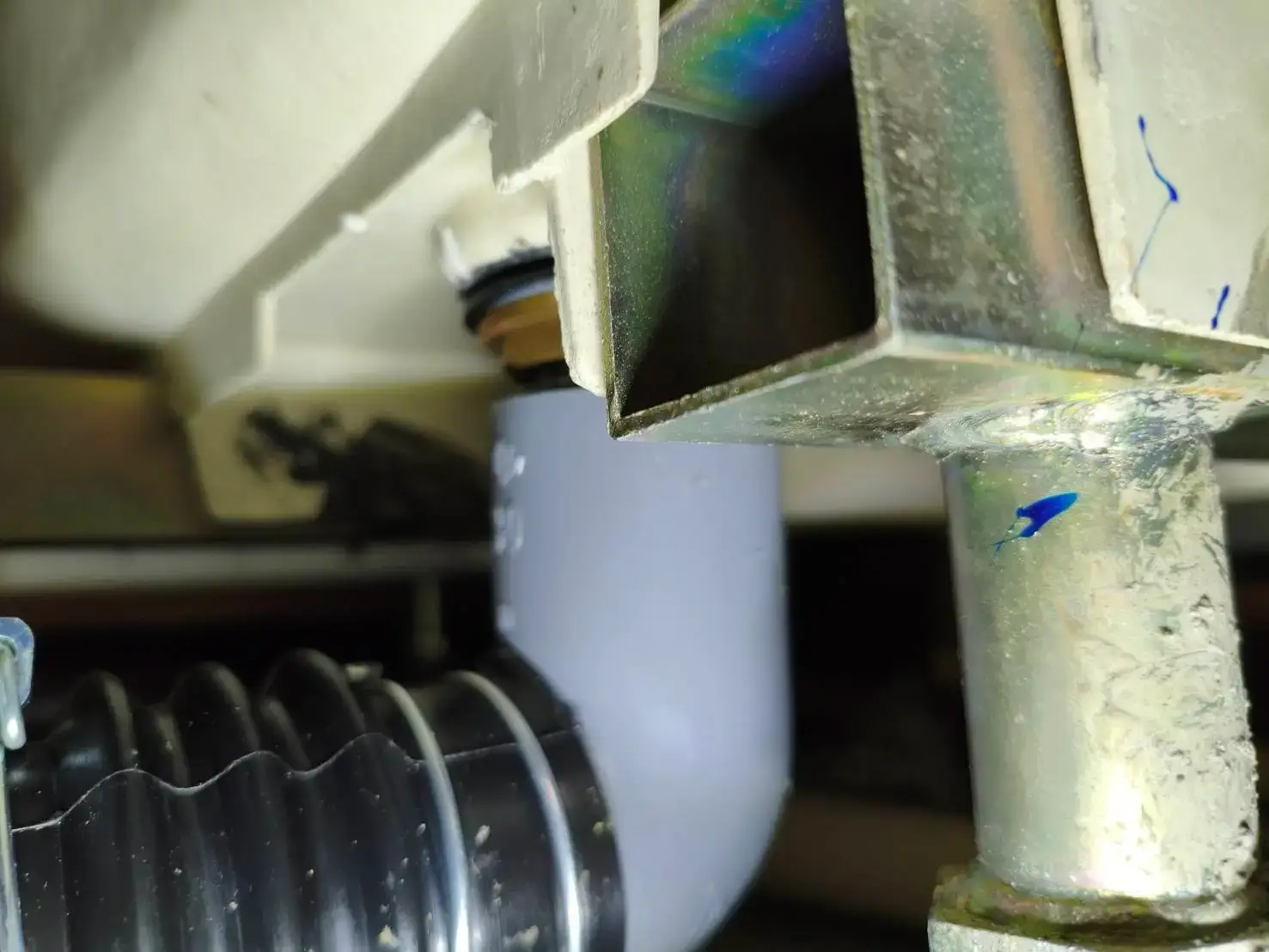 水漏れの原因を解消！浴室排水管の補修工事-大阪市都島区